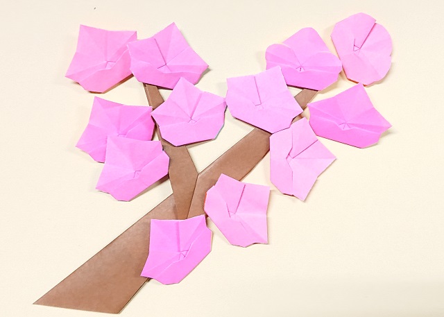 ひな祭りの壁面飾り 高齢者が喜ぶ簡単な折り紙の折り方で春の製作に最適 All How To Make お役立ちサイト